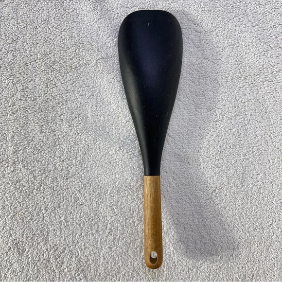 Staub Ebony and Chestnut Spatula Silicone & Wood Cooking Utensil - Picture 2 of 9